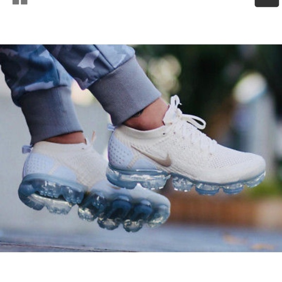 baby blue vapormax womens